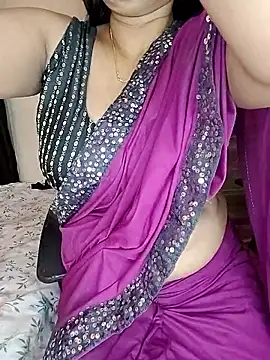 Snapshot of kaamuk_shweta chatting on 10-13-25, 11:10 kaamuk shweta online show from 10-13-25, 11:10