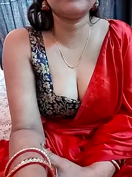 Snapshot of kaamuk_shweta chatting on 10-17-25, 05:32 kaamuk shweta online show from 10-17-25, 05:32