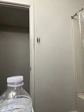 Snapshot of honeybrow chatting on 01-16-25, 03:34 honeybrow online show from 01-16-25, 03:34