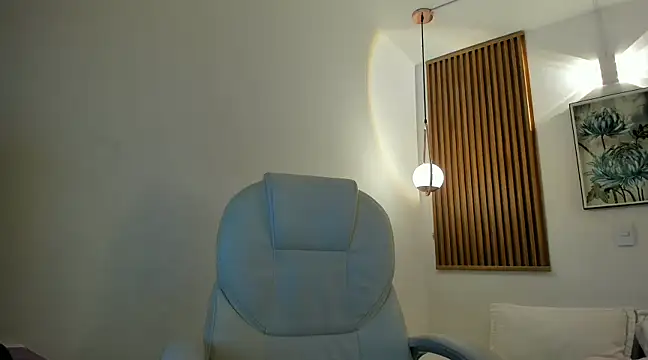 Snapshot of smallgiant27 chatting on 12-18-24, 11:13 smallgiant27 online show from 12-18-24, 11:13