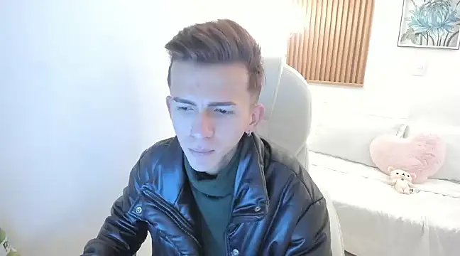 Snapshot of smallgiant27 chatting on 01-04-25, 06:09 smallgiant27 online show from 01-04-25, 06:09