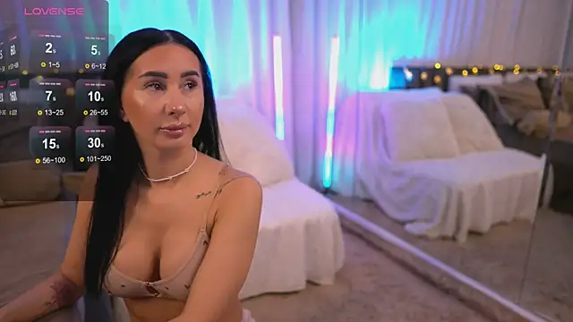 Snapshot of AnaRhodes chatting on 01-22-25, 04:13 AnaRhodes online show from 01-22-25, 04:13