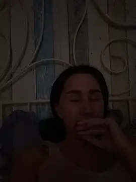 Snapshot of AnaRhodes chatting on 02-19-25, 04:44 AnaRhodes online show from 02-19-25, 04:44