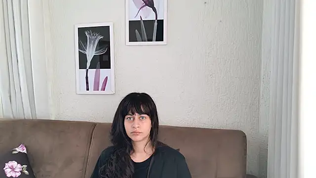 Snapshot of Blue_butterfly chatting on 01-05-25, 01:04 Blue butterfly online show from 01-05-25, 01:04