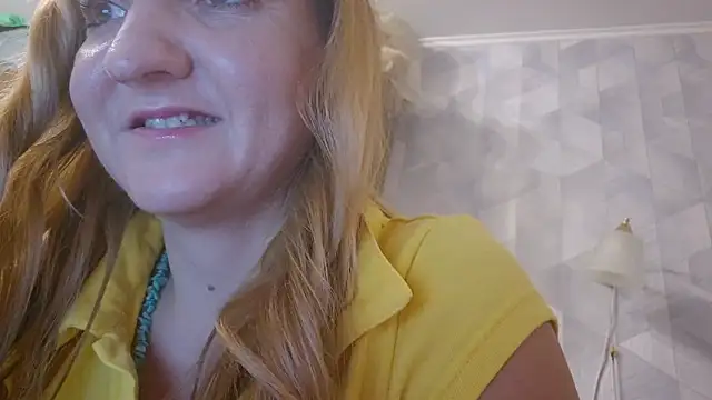 EstrellaWalters online show from 10-27-25, 02:43