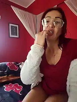 Snapshot of Carolina_red chatting on 12-19-24, 02:13 Carolina red online show from 12-19-24, 02:13