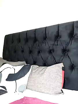 Dark Berry 26 online show from 11-25-25, 09:04