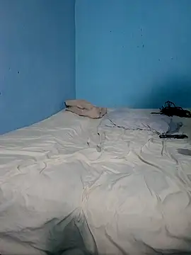 Snapshot of friendsloversex chatting on 09-28-25, 03:01 friendsloversex online show from 09-28-25, 03:01