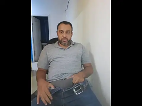 Snapshot of friendsloversex chatting on 10-24-25, 07:43 friendsloversex online show from 10-24-25, 07:43