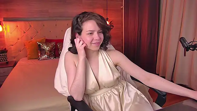 Snapshot of AngellaRoss chatting on 03-10-25, 06:45 AngellaRoss online show from 03-10-25, 06:45