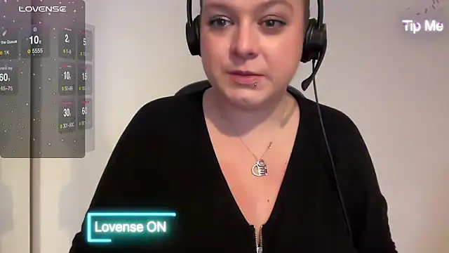 NaughtyWifeUK online show from 01-05-25, 03:13