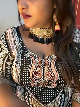 Ayesha mahi online show from 10-21-25, 08:48