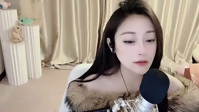 Snapshot of Daisy-77 chatting on 01-02-25, 07:51 Daisy-77 online show from 01-02-25, 07:51