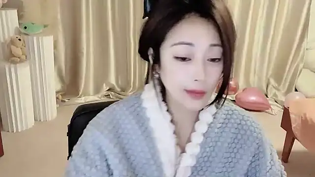 Snapshot of Daisy-77 chatting on 01-08-25, 06:20 Daisy-77 online show from 01-08-25, 06:20