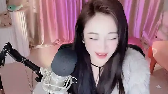 Snapshot of Daisy-77 chatting on 01-10-25, 11:50 Daisy-77 online show from 01-10-25, 11:50
