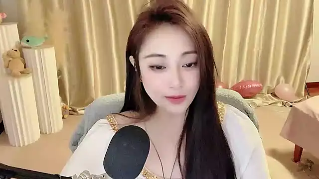 Snapshot of Daisy-77 chatting on 02-09-25, 12:06 Daisy-77 online show from 02-09-25, 12:06