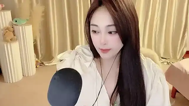 Snapshot of Daisy-77 chatting on 02-12-25, 05:26 Daisy-77 online show from 02-12-25, 05:26