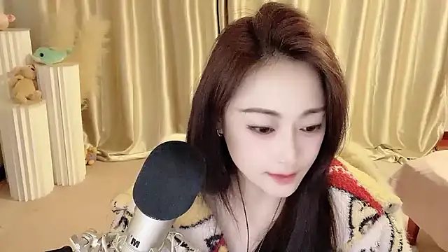 Snapshot of Daisy-77 chatting on 02-13-25, 05:54 Daisy-77 online show from 02-13-25, 05:54