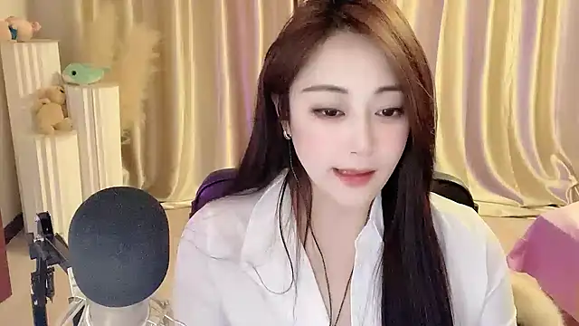 Snapshot of Daisy-77 chatting on 02-24-25, 05:53 Daisy-77 online show from 02-24-25, 05:53