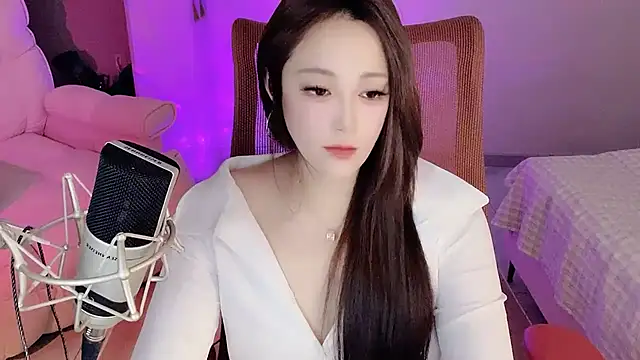 Daisy-77 online show from 10-27-25, 01:48