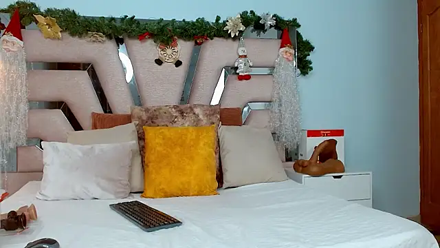 cintia hills online show from 12-18-24, 04:31