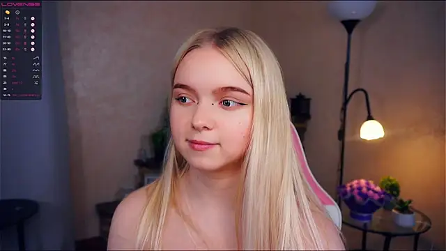 Snapshot of ZaraCreedon chatting on 02-04-25, 01:56 ZaraCreedon online show from 02-04-25, 01:56