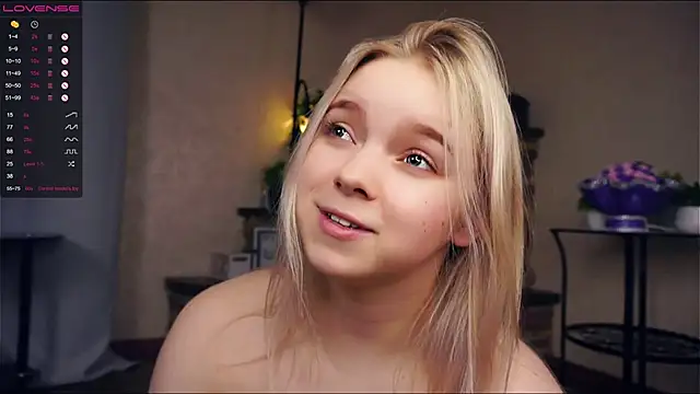 Snapshot of ZaraCreedon chatting on 03-06-25, 01:48 ZaraCreedon online show from 03-06-25, 01:48