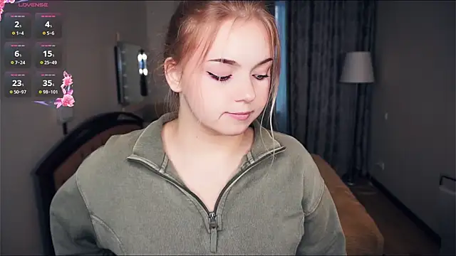 Snapshot of ZaraCreedon chatting on 09-26-25, 05:11 ZaraCreedon online show from 09-26-25, 05:11