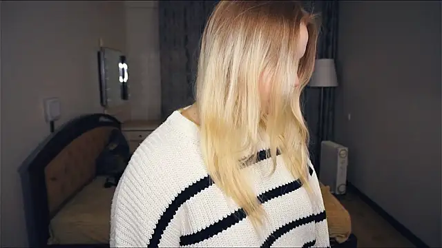 Snapshot of ZaraCreedon chatting on 10-06-25, 05:16 ZaraCreedon online show from 10-06-25, 05:16