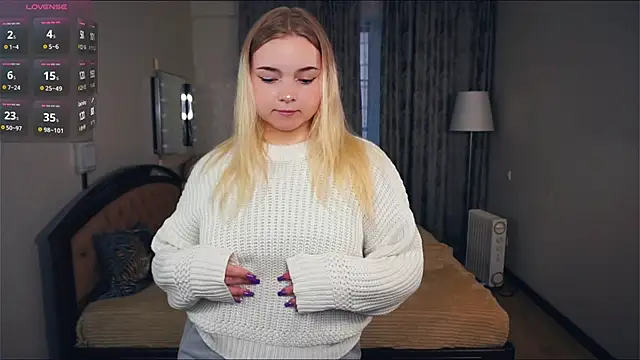 Snapshot of ZaraCreedon chatting on 10-08-25, 05:38 ZaraCreedon online show from 10-08-25, 05:38