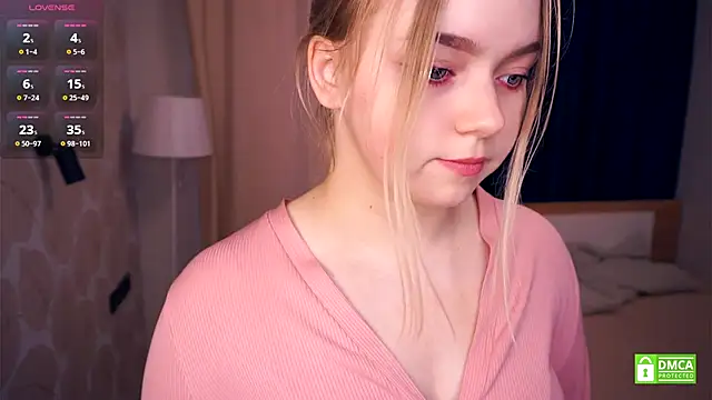 Snapshot of ZaraCreedon chatting on 10-21-25, 05:08 ZaraCreedon online show from 10-21-25, 05:08