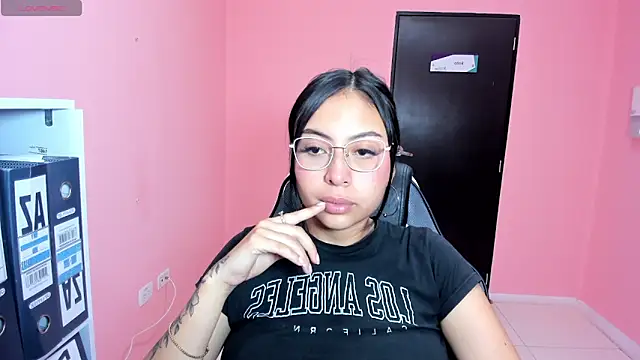 AlanaPetterson online show from 12-12-24, 12:44