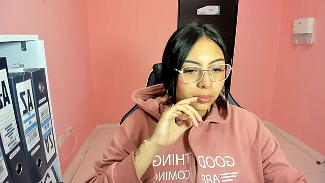 AlanaPetterson online show from 12-18-24, 12:40