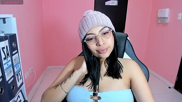 AlanaPetterson online show from 12-28-24, 01:17