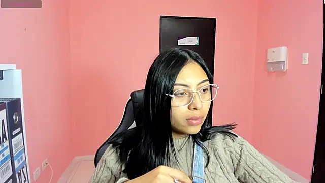 AlanaPetterson online show from 01-16-25, 02:19