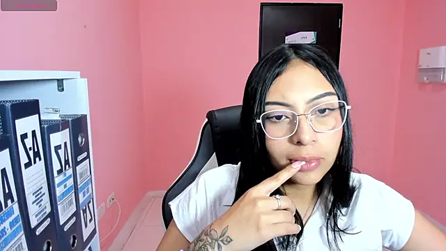 AlanaPetterson online show from 01-17-25, 02:18