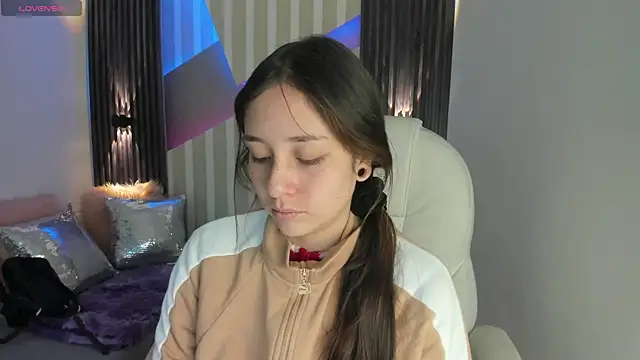 emily layton online show from 12-31-24, 10:04