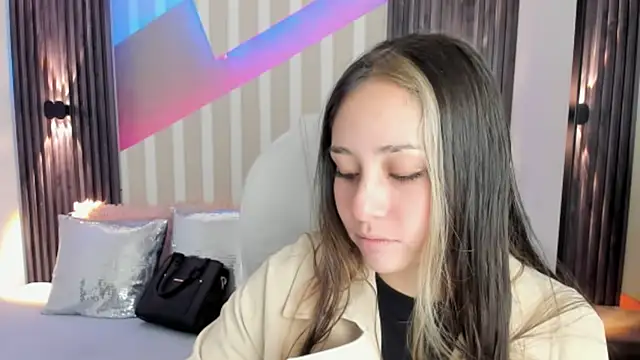 emily layton online show from 10-13-25, 02:39