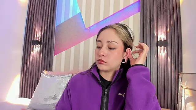 emily layton online show from 10-20-25, 02:39