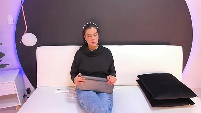 Snapshot of Ada_Monroe10 chatting on 03-09-26, 01:37 Ada Monroe10 online show from 03-09-26, 01:37