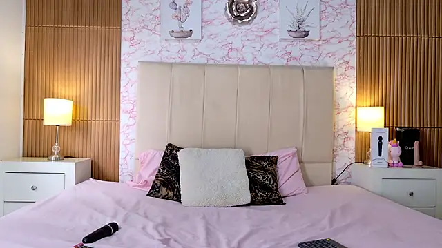 Snapshot of RileySkye chatting on 10-11-25, 06:39 RileySkye online show from 10-11-25, 06:39