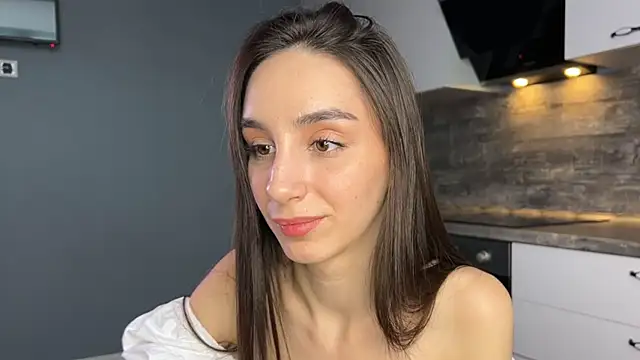 Snapshot of ElizabethElison chatting on 01-21-25, 12:39 ElizabethElison online show from 01-21-25, 12:39