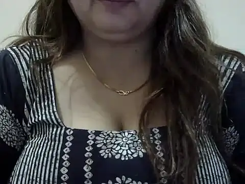 Snapshot of bhabhi_jaan11 chatting on 10-27-25, 04:33 bhabhi jaan11 online show from 10-27-25, 04:33