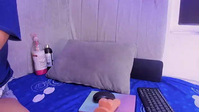 Snapshot of celeste_jhons chatting on 11-03-25, 08:10 celeste jhons online show from 11-03-25, 08:10