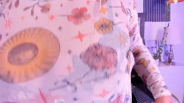 isabela fox online show from 10-19-25, 02:45