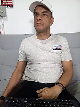 latinmartin73 online show from 02-22-25, 04:29