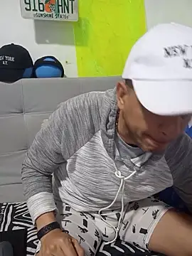 latinmartin73 online show from 10-19-25, 04:46