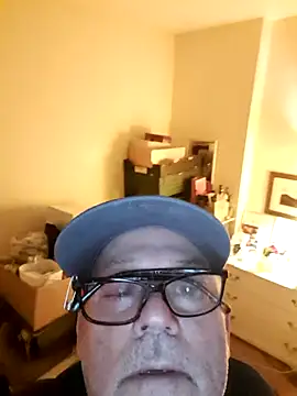 Snapshot of davidpr321 chatting on 03-17-26, 01:21 davidpr321 online show from 03-17-26, 01:21