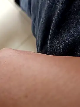 huzi518 online show from 11-24-25, 08:47