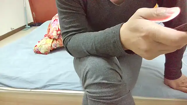 huzi518 online show from 12-16-25, 06:35